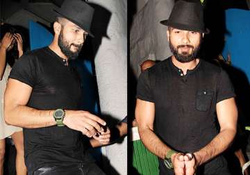 shahid gains weight tries to hide his bald look see pics