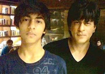 shah rukh khan shows love for son on twitter see pics