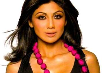 yummy mummy shilpa shetty supports non pregnancy clause in actress contracts