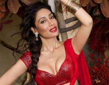 bigg boss 7 sofia hayat was raped by her uncle see pics