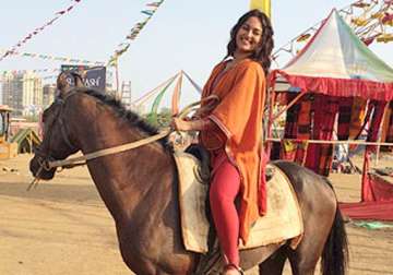 sonakshi sinha loves horse riding