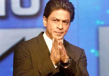 shah rukh khan kicks back distinction between men and women is silly says actor