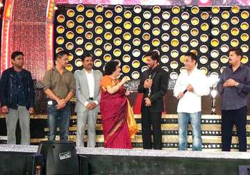 shah rukh khan delighted at southern honour
