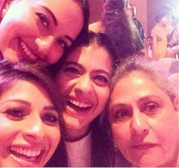 tanishaa takes a selfie with kajol sonakshi and jaya bachchan at mijwan 2014 see pics