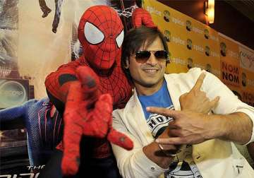 jamie fox is the reason behind dubbing for spider man 2 vivek oberoi