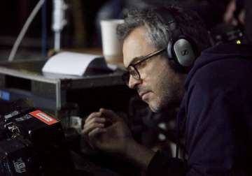 alfonso cuaron wins best director award at dga