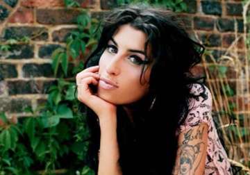 amy winehouse cremated after memorial service