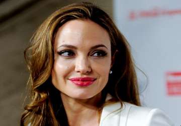 angelina jolie s aunt dies of breast cancer days after actress mastectomy