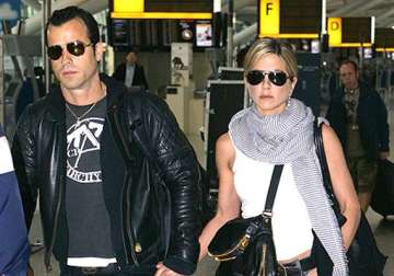 aniston theroux will marry in california in december