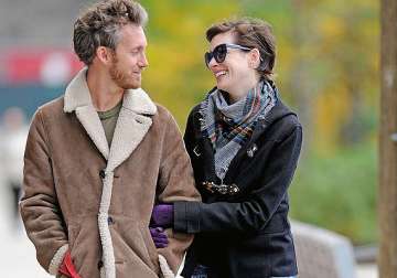 is anne hathaway s marriage in trouble