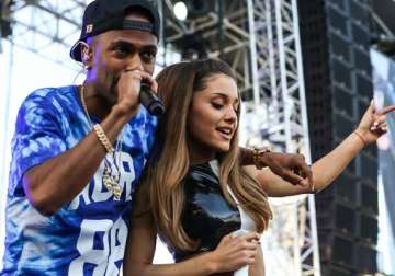 ariana grande big sean dating eachother