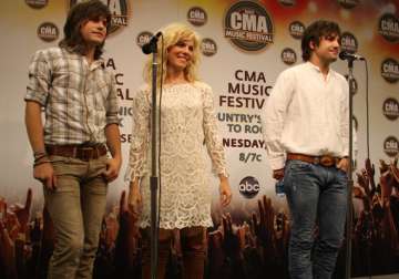 band perry christens new ryman auditorium stage