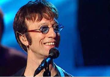 bee gee robin gibb wakes from coma