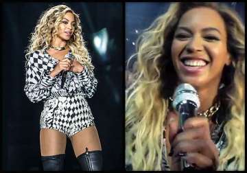 beyonce sings happy b day for fan during concert see pics and watch video