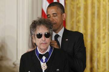 bob dylan predicts obama s landslide win