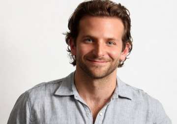 bradley cooper to improve cooking skills for chef