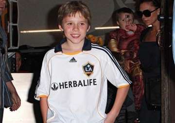 brooklyn beckham wants to do charity on thanksgiving