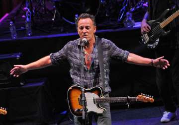 bruce springsteen celebrates birthday with mom onstage