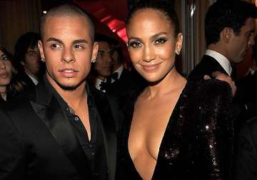 jennifer lopez s ex casper smart still living in her house