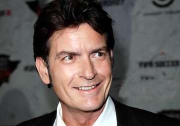 charlie sheen donates 10k for charity