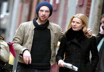 chris martin a dangerous cook says wife gwyneth paltrow