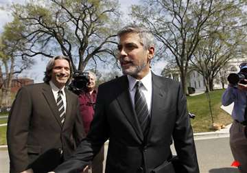 clooney arrested in protest at sudanese embassy