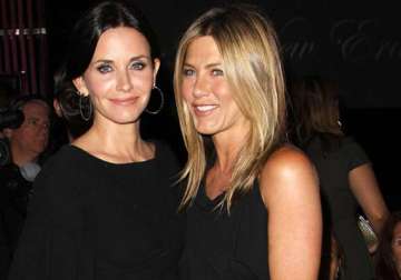 courteney cox moves on in love life