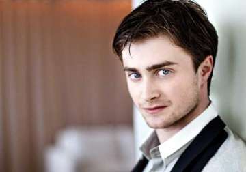 daniel radcliffe back to nerdy look