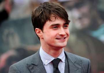 daniel radcliffe to head to rehab to battle smoking