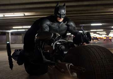 dark knight rises studio to donate to shooting victims