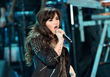 demi lovato upset with fans ranting her out on twitter