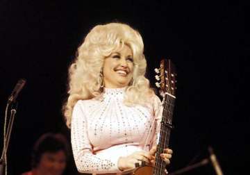 dolly parton fasts before writing songs