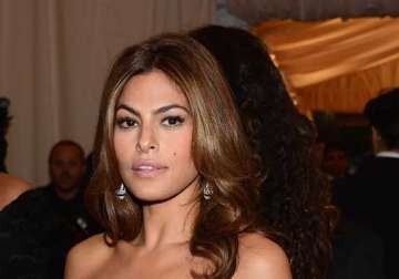 eva mendes launches clothing line