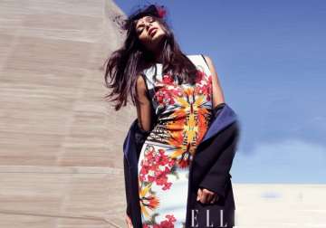 freida pinto honoured with elle personal style award