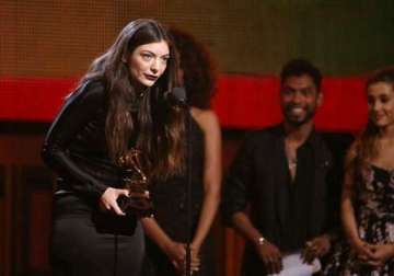 grammys 2104 lorde s royals wins song of the year award