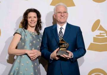 grammys 2014 steve martin moved so fast he forgot edie brickell