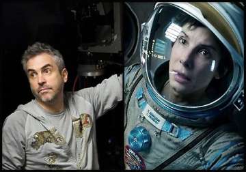 golden globe awards 2014 alfonso cuar n clinches best director award for gravity