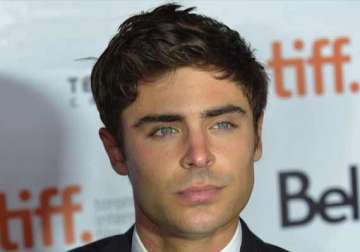 how zac efron broke his jaw