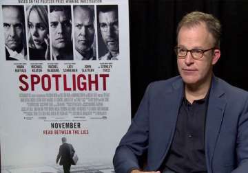 tom mccarthy s spotlight bags best picture award at oscars 2016