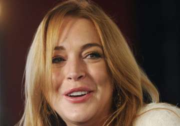 lindsay lohan sues news channel for drug claim