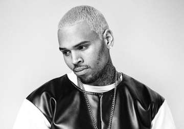 chris brown gives up partying to protect daughter