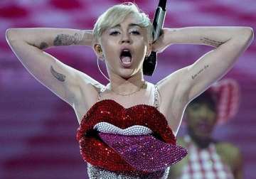 miley cyrus buys adult x mas gifts