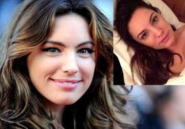 kelly brook suffers bronchitis