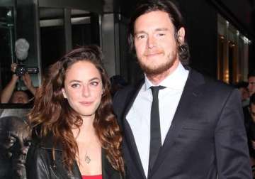 kaya scodelario and benjamin walker engaged