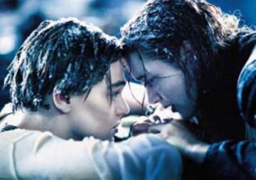 titanic climax kate rose accepts leo jack could have fit on the raft