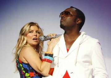 will.i.am finds fergie s new album awesome