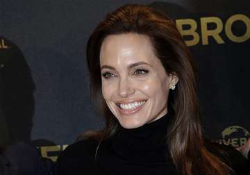 angelina jolie has ovaries removed over cancer fears