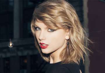 taylor swift breaks staples centre record