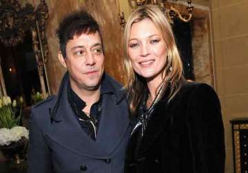 kate moss husband to exhibit her nude photos