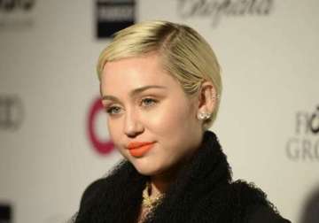 miley cyrus says she was depressed about her looks